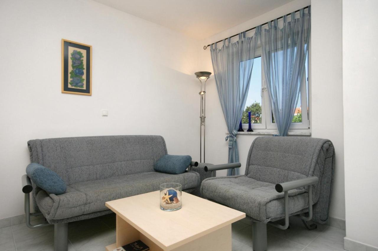 Apartment Apartments With A Parking Space Pinezici, Krk - 5464