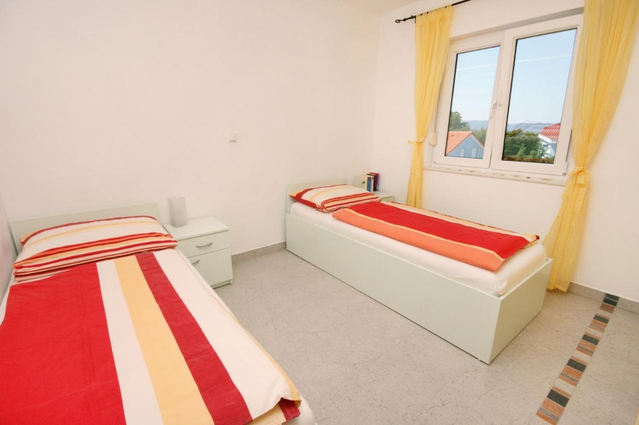 Apartments With A Parking Space Pinezici, Krk - 5464 Apartment *